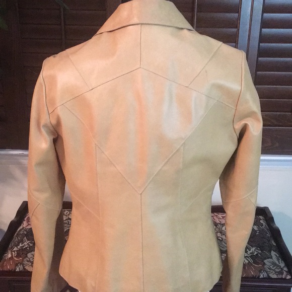 Ladies Cream Tan Leather Jacket. - Picture 2 of 7